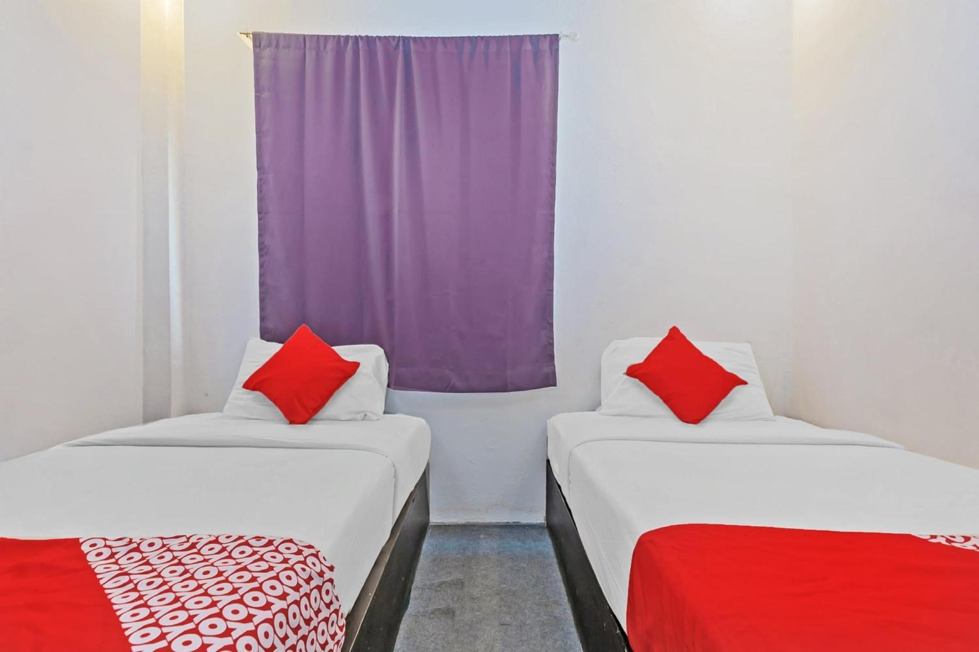 Super Oyo 44032 Zzz Hotel Malacca Esterno foto
